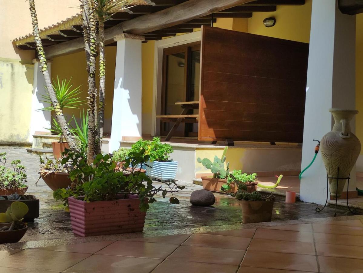 Casa Il Cortile Fiorito Daire Tortolì Dış mekan fotoğraf